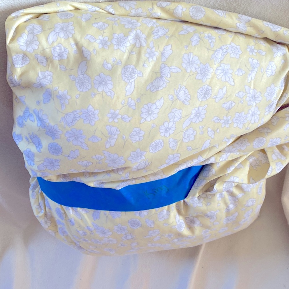 Cynthia Rowley king sheet set with 4 pillow cases